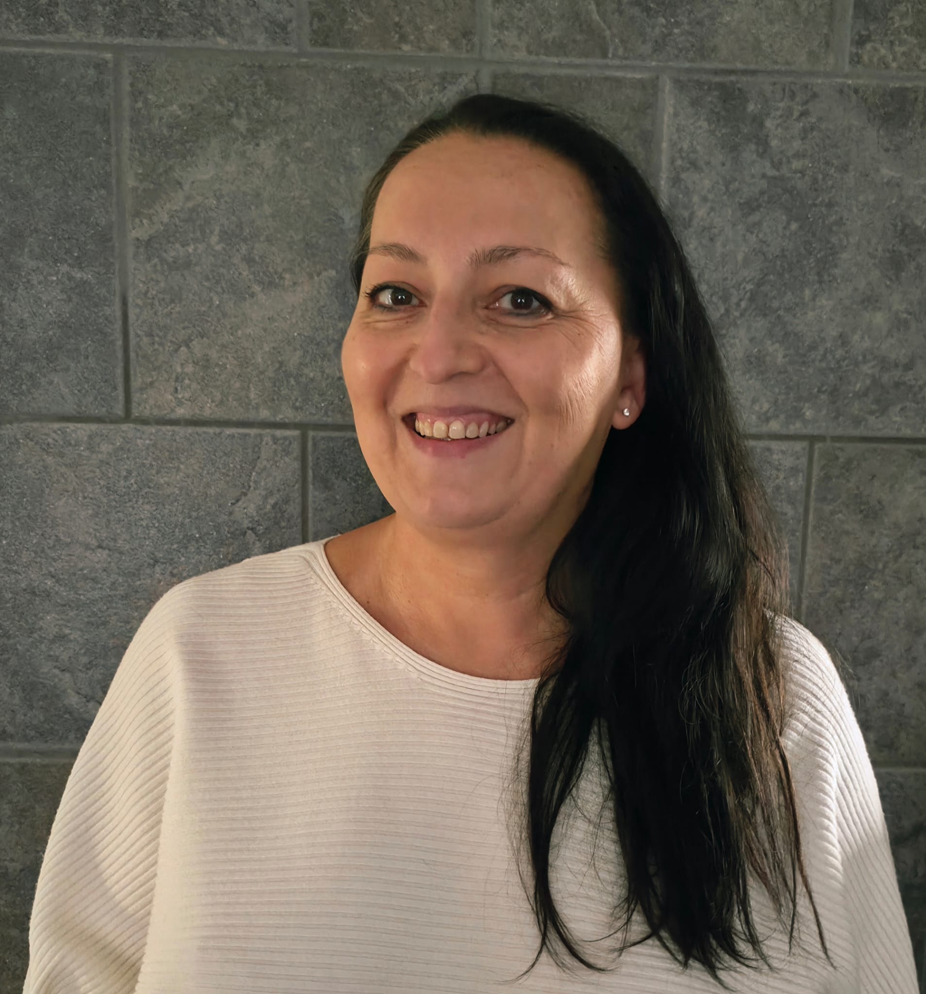 03_Expertin_Mica_Hooks_1907x2048_1_03022026